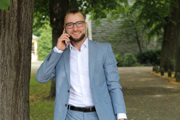 Porträtfoto von Eugen Sagel, Inhaber und persönlicher Ansprechpartner für Immobilien in Ahlen und Umgebung.